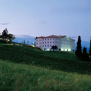 Phi Astoria Отель